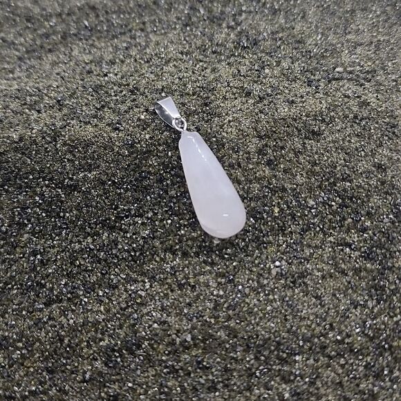 Rose Quartz Teardrop Pendant Bead 27x10mm Subtle Pink Hue - Picture 4 of 6